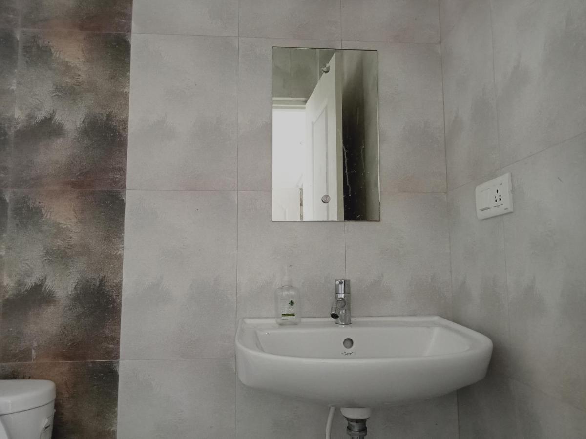 Zalor Residency 2 Apartment Varca Bagian luar foto