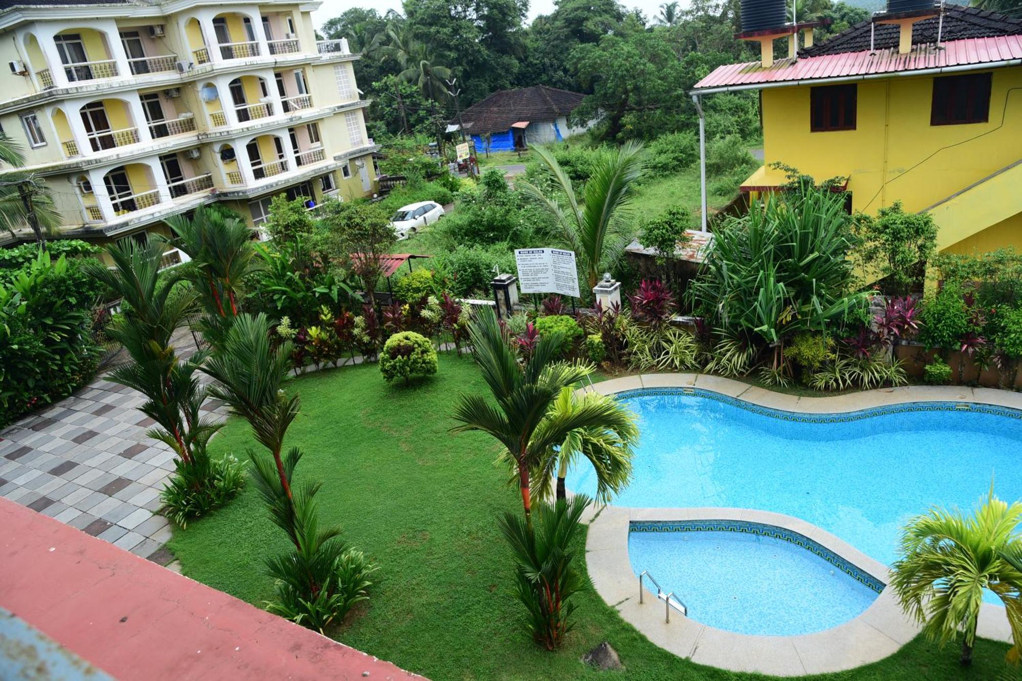 Zalor Residency 2 Apartment Varca Bagian luar foto