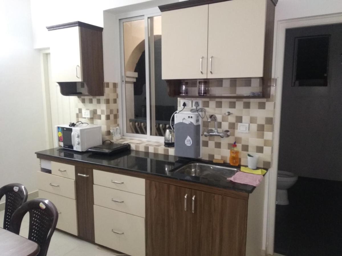 Zalor Residency 2 Apartment Varca Bagian luar foto